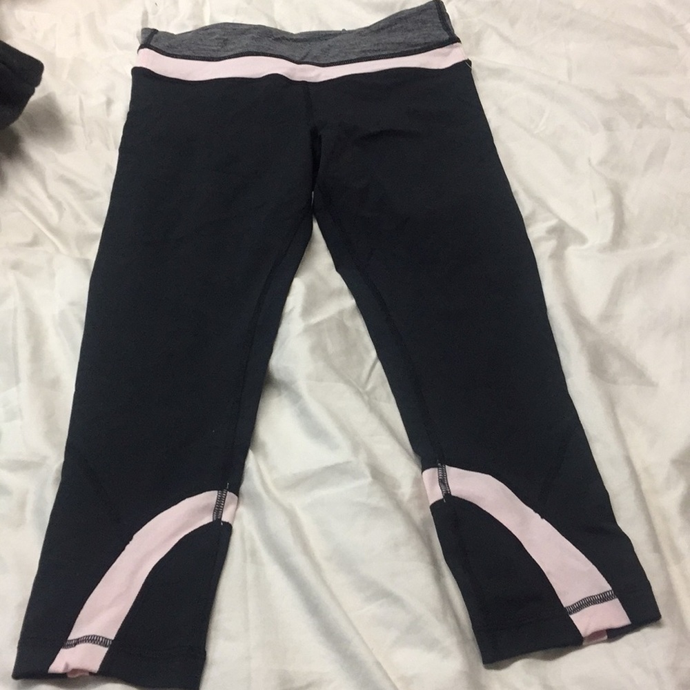 LuLuLemon Athletica Cropped Legging size 6